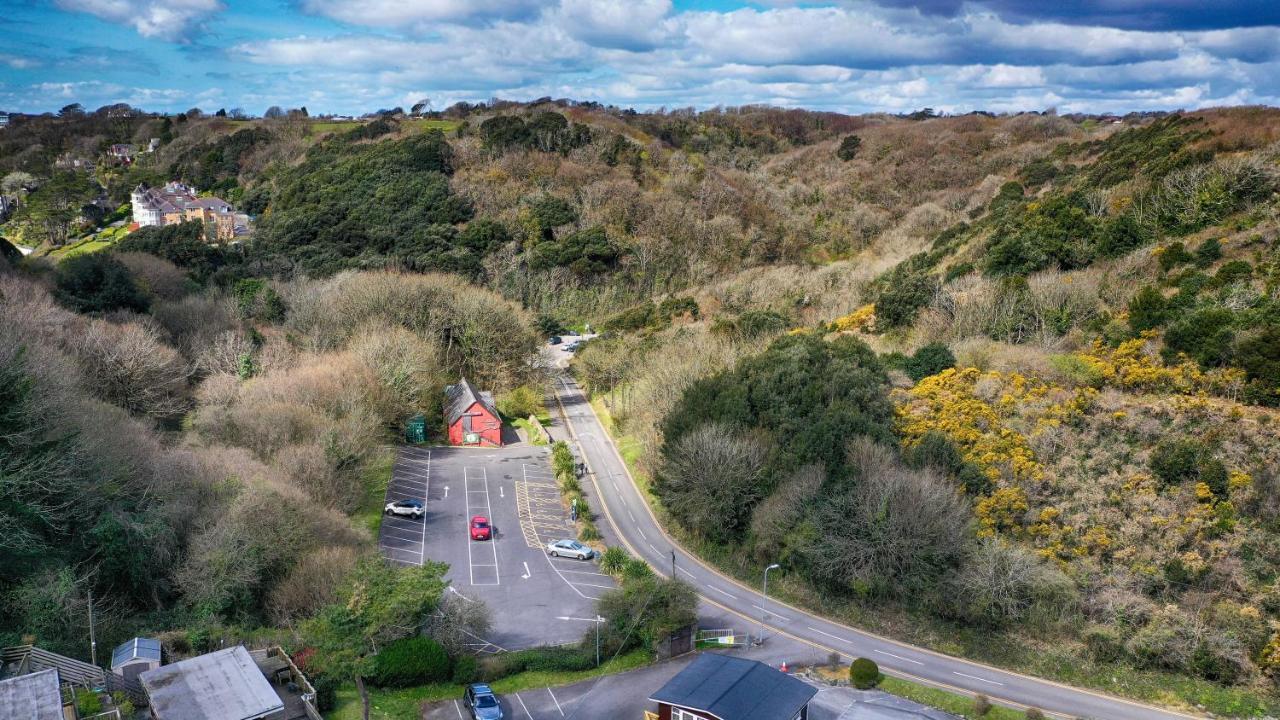 Caswell Beach Chalet 70 Located In Gower Peninsula Swansea Exterior foto
