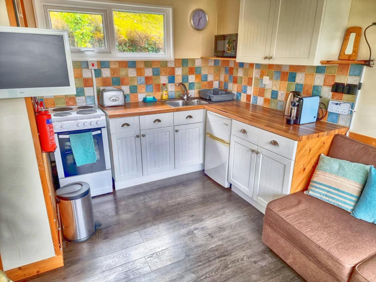Caswell Beach Chalet 70 Located In Gower Peninsula Swansea Exterior foto