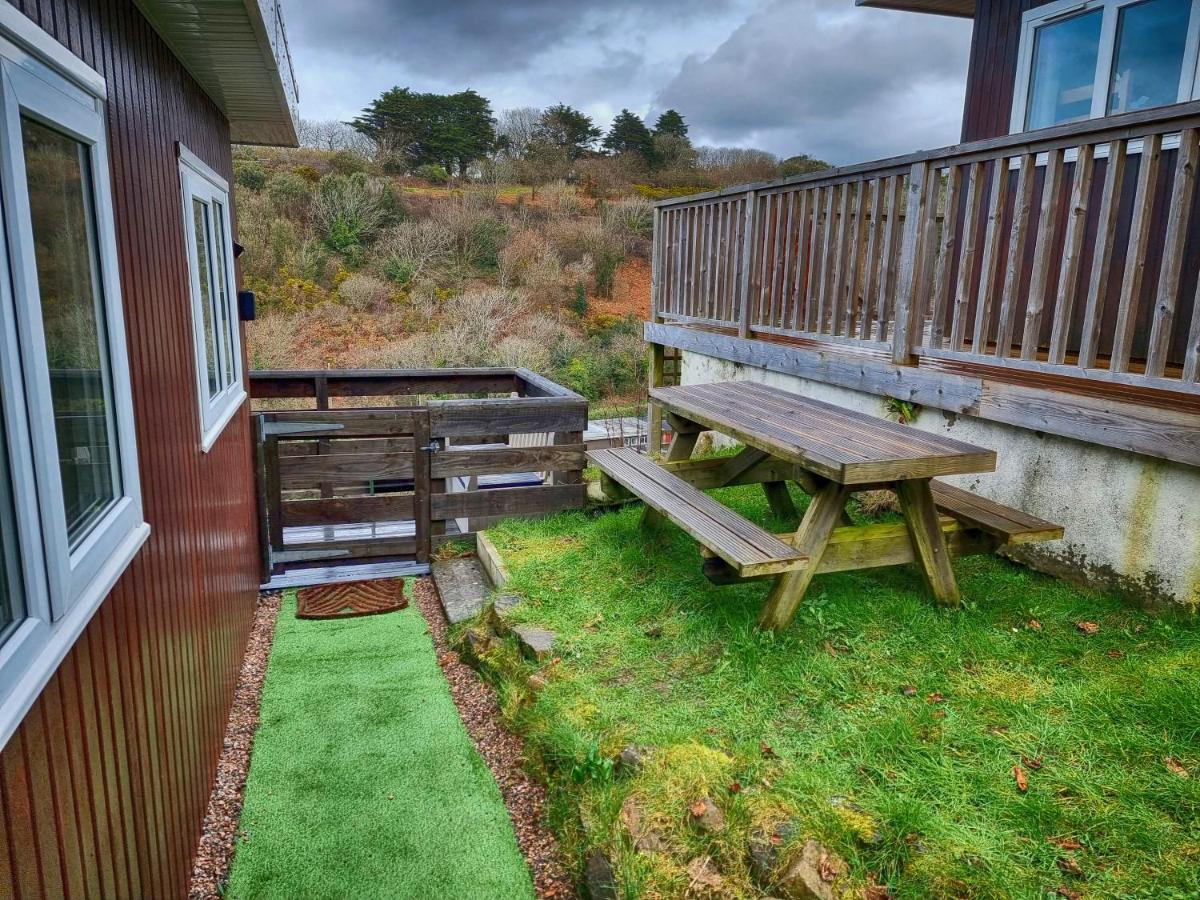 Caswell Beach Chalet 70 Located In Gower Peninsula Swansea Exterior foto